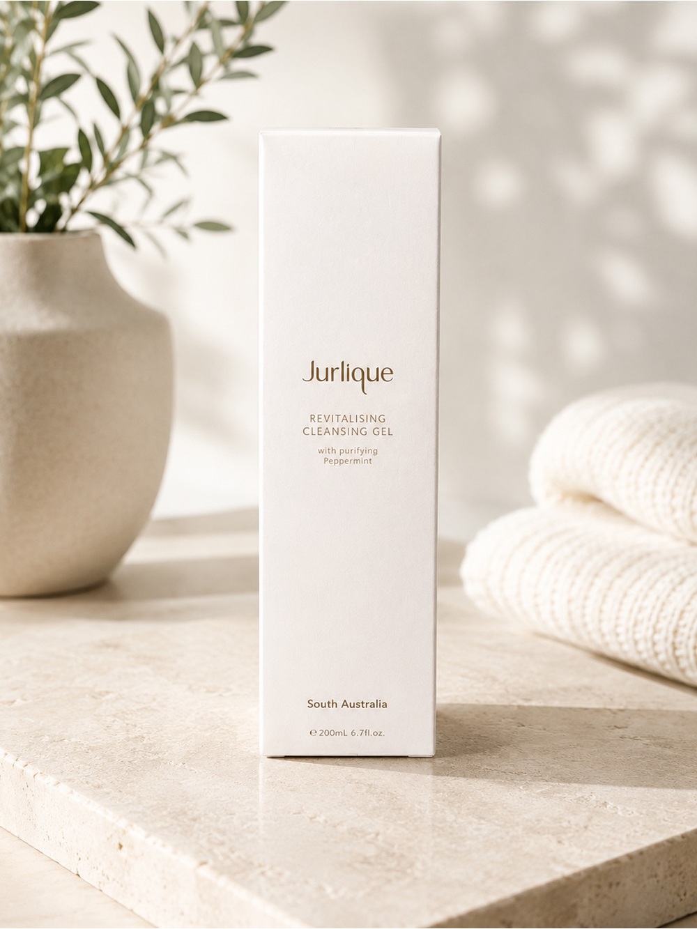 Revitalising Cleansing Gel — White